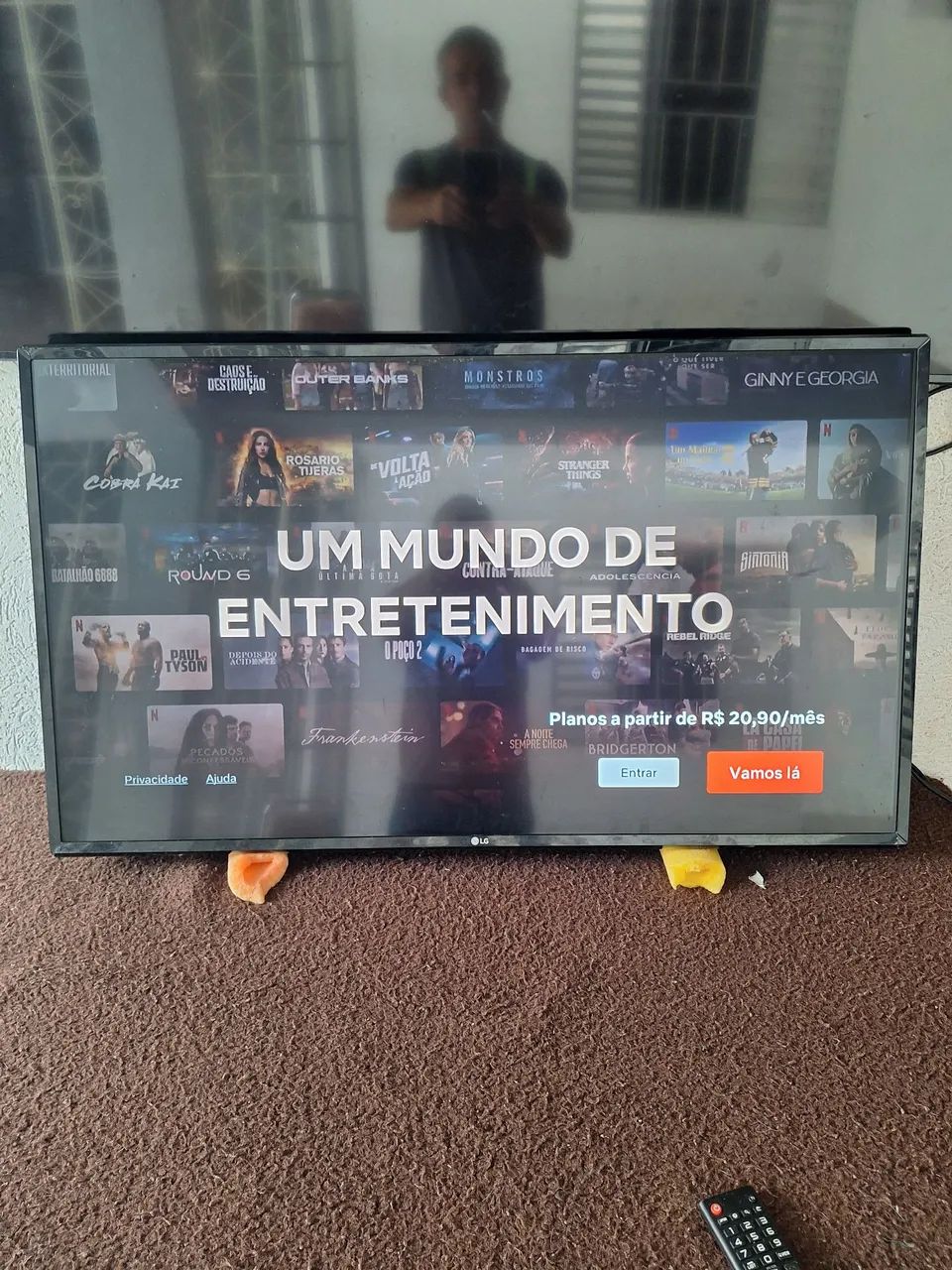 TV SMART LG WEB OS 43  POLEGADAS FUNCIONANDO PERFEITAMENTE SEM OS PES ACEITO CARTÃO  - Foto 4