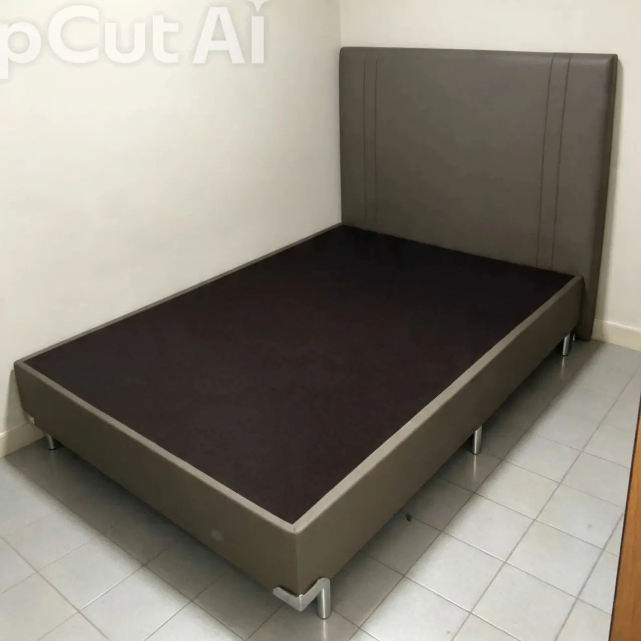 Vendo base e cabeceira Ortobom Sommier em corino