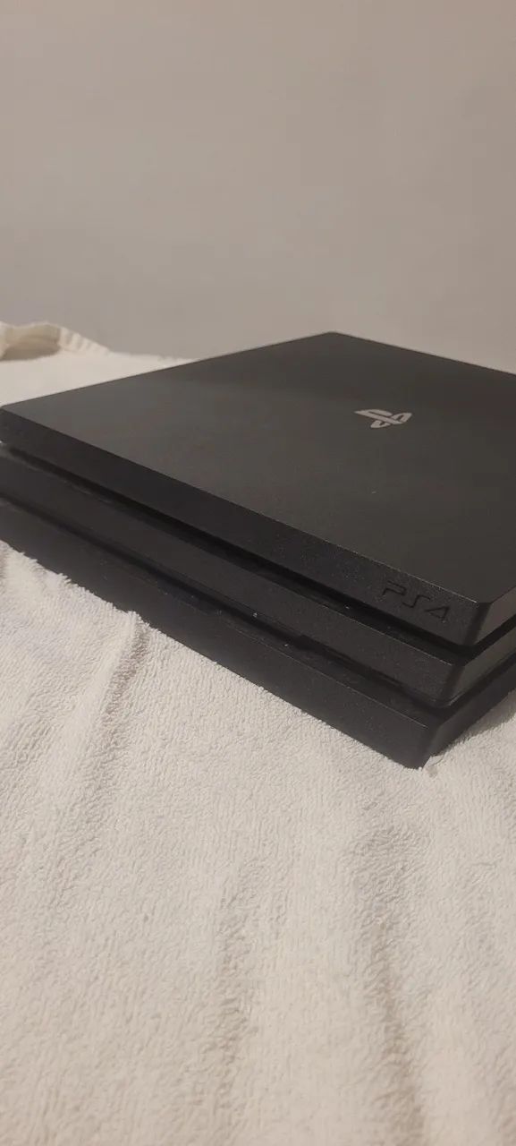 PS4 PRO 1TB - Foto 2