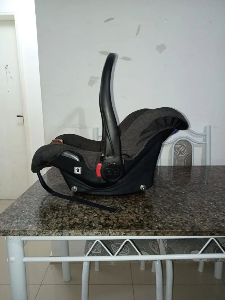 Bebê conforto simples mas em bom estado  - Foto 3