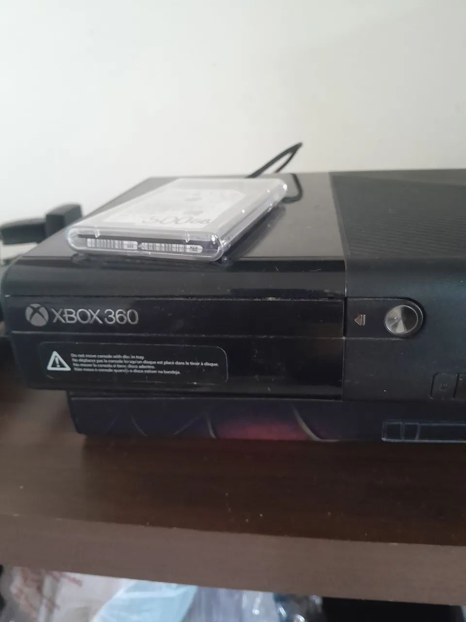 Xbox 360 usado com 1 manete original ,com 102 jogos no HD troca em xbox one e séries  com  - Foto 2