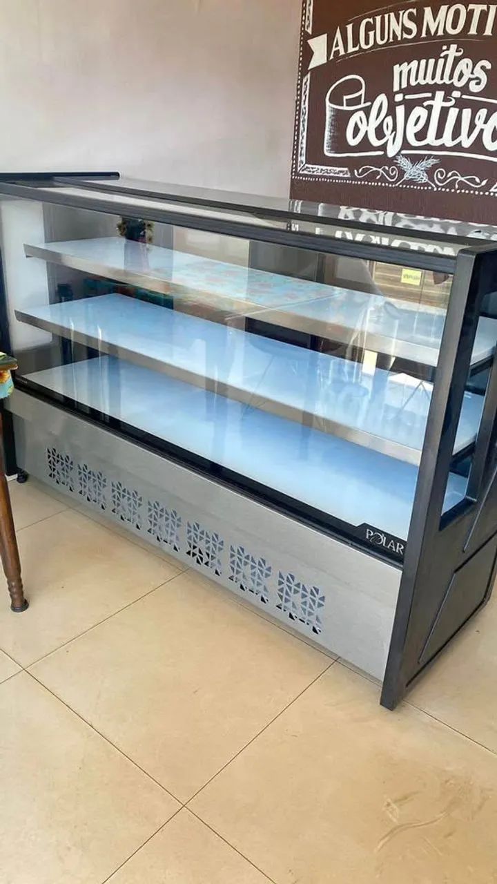 VITRINE NATURAL 1.75M MARCA POLAR NOVA 