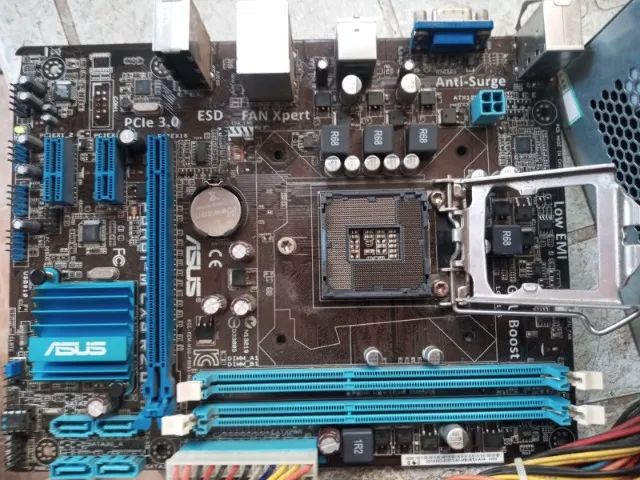 Placa  Mãe Asus P8H61-MLX3 R 2,0 Com Defeito - Foto 2
