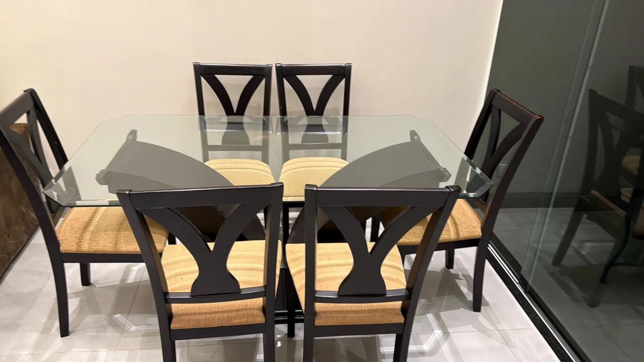 Vende-se Jogo de Jantar - Mesa c/ 6 Cadeiras - Foto 4