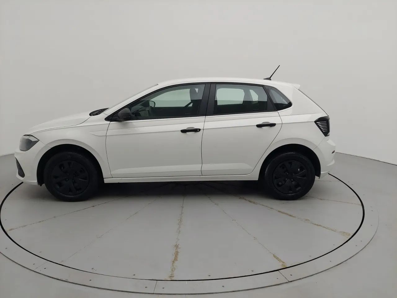 Volkswagen Polo Track 1.0 Flex 12V 5p, foto 2 de 18