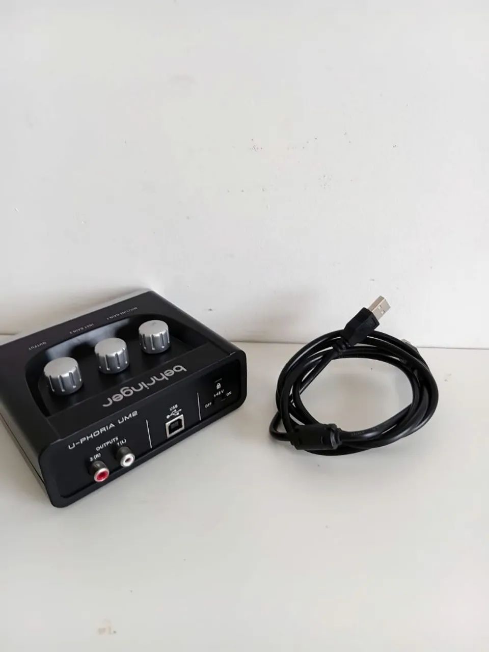 Interface de Áudio Behringer U-Phoria UM2 - Foto 2