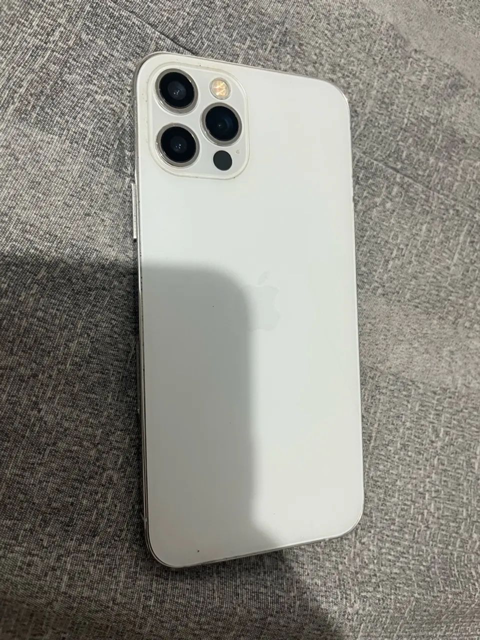 Vendo iPhone 12 pro tela precisa ser trocada  - Foto 2