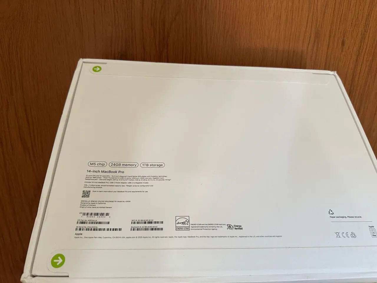 MacBook Pro 14 M5 24GB - 1TB SSD 