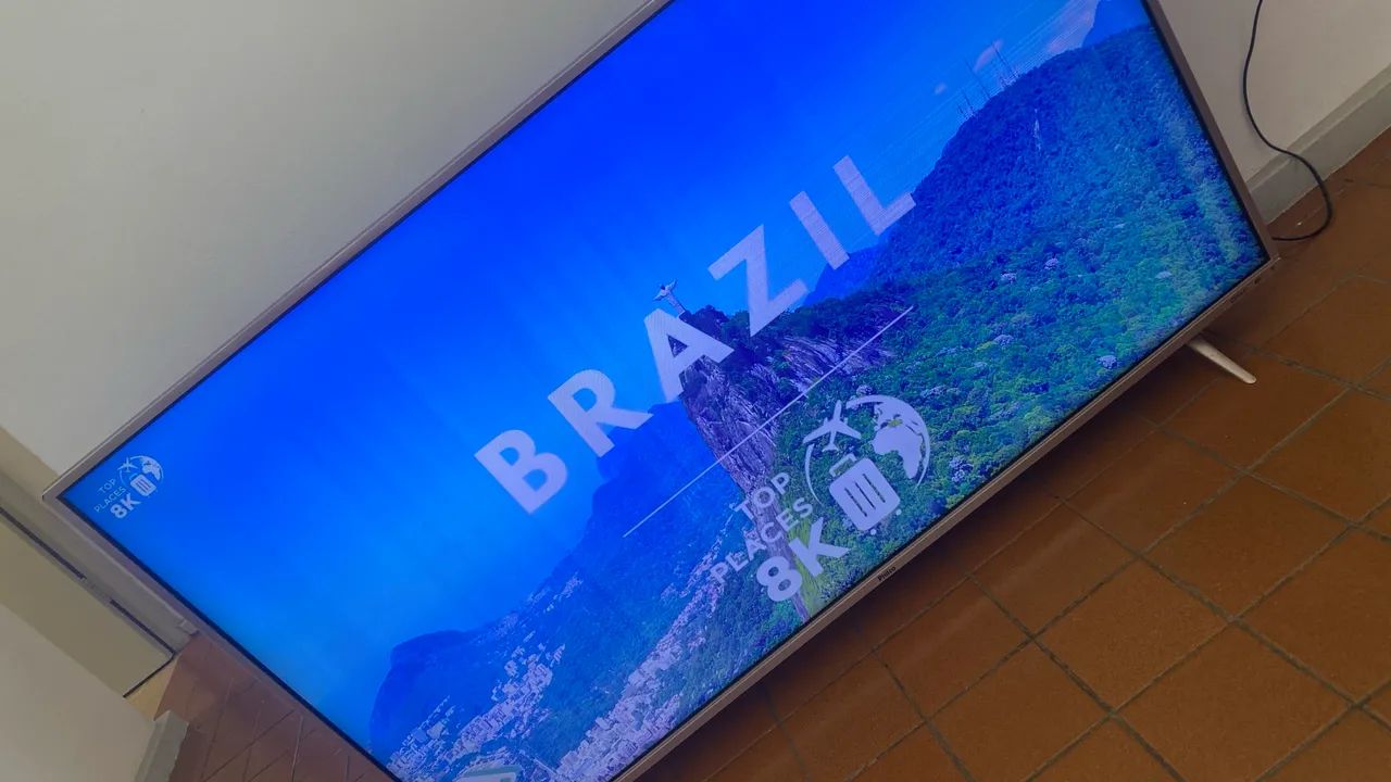 TV 55 Polegadas 4K com Efeito Cortina