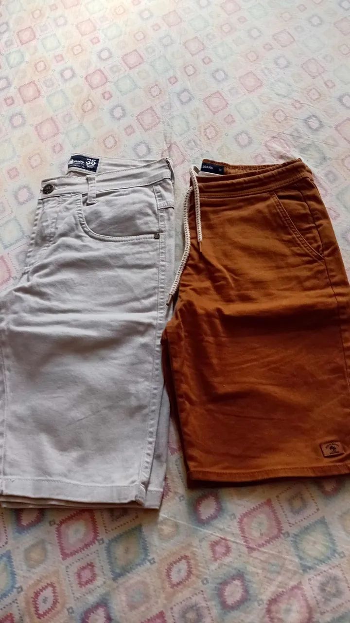 Bermudas semi novas Riachuelo  30,00 reais cada.