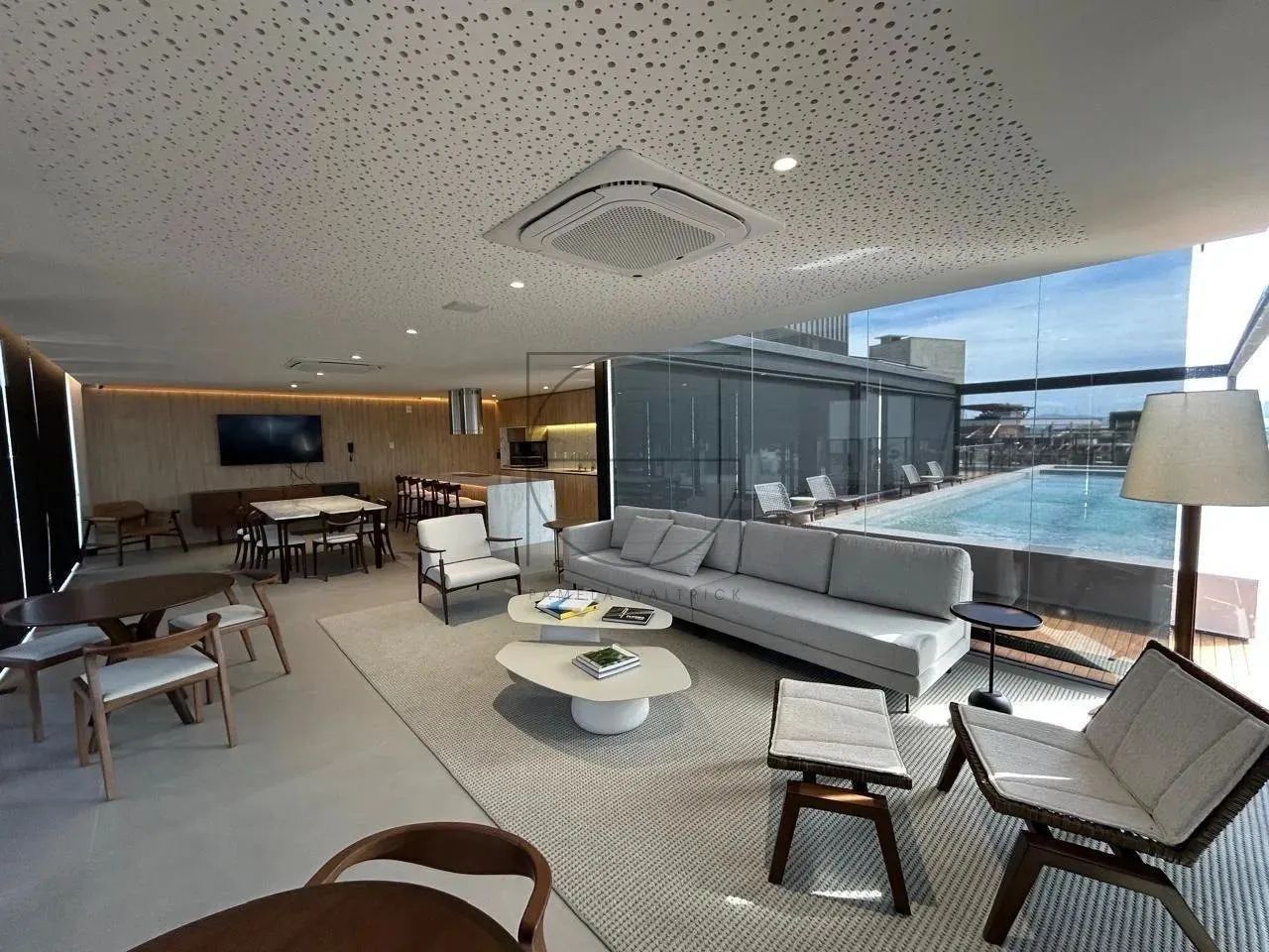 Apartamento com 3 dormitórios e 3 suítes e 4 banheiros