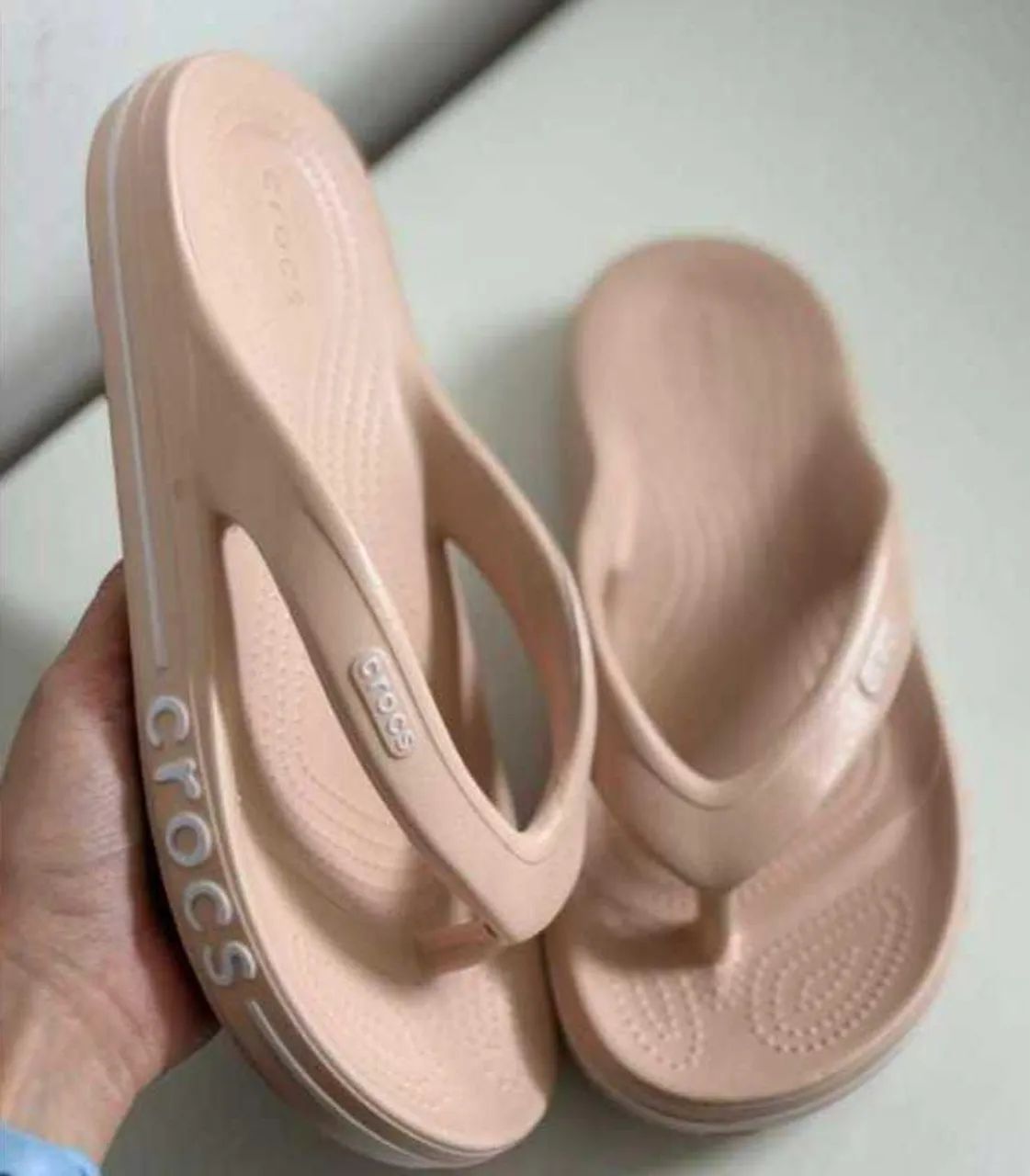 chinelo crocs nuvem  - Foto 5