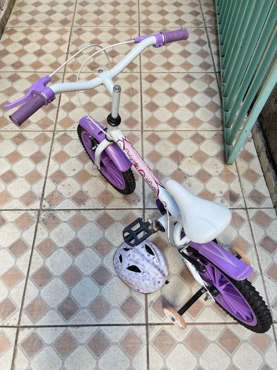 Bicicleta Aro 16 Infantil Track Bikes Pinky Seminova c/ capacete de brinde  - Foto 3