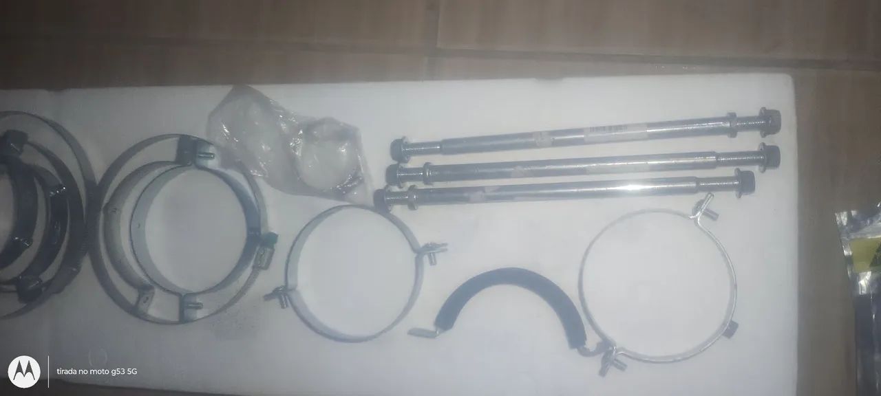 Vendo esse kit de presilhas e eixo .