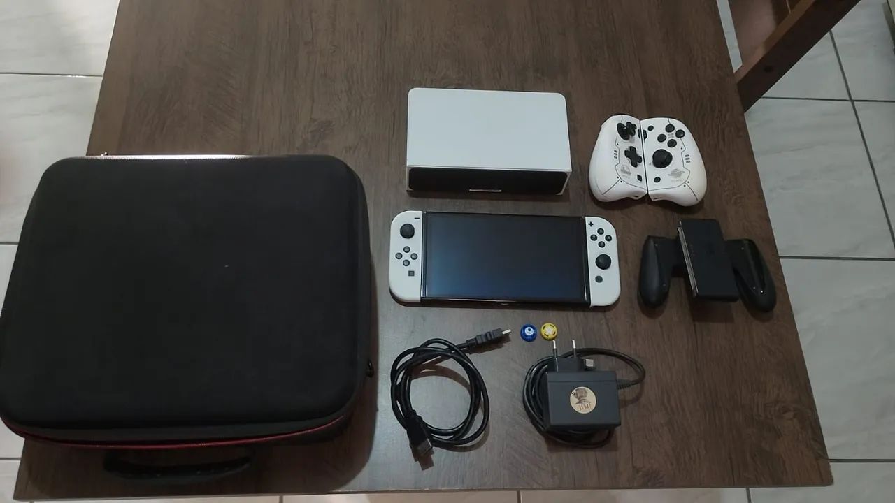 Nintendo Switch OLED 64gb.