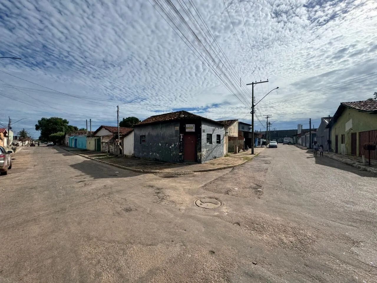 Vendo Terreno com 03 construçoes no Centro de Porto Nacional-TO