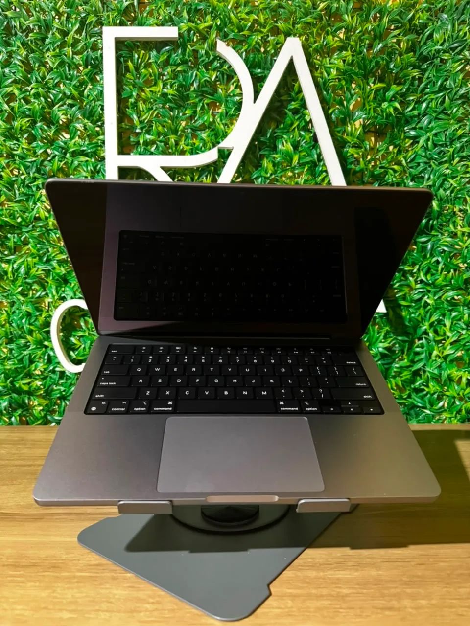 MacBook Pro M1 Pro 14 inch 16gb ram 512gb SSD - Notebooks - Jardim