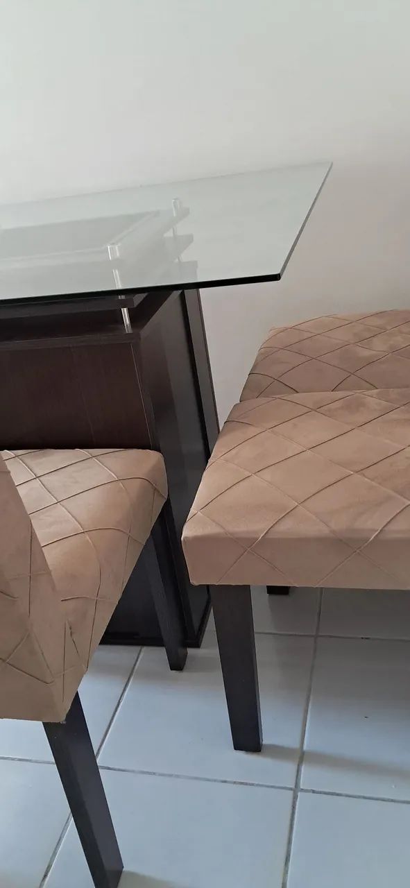 Mesa de vidro com quatro cadeiras  - Foto 3
