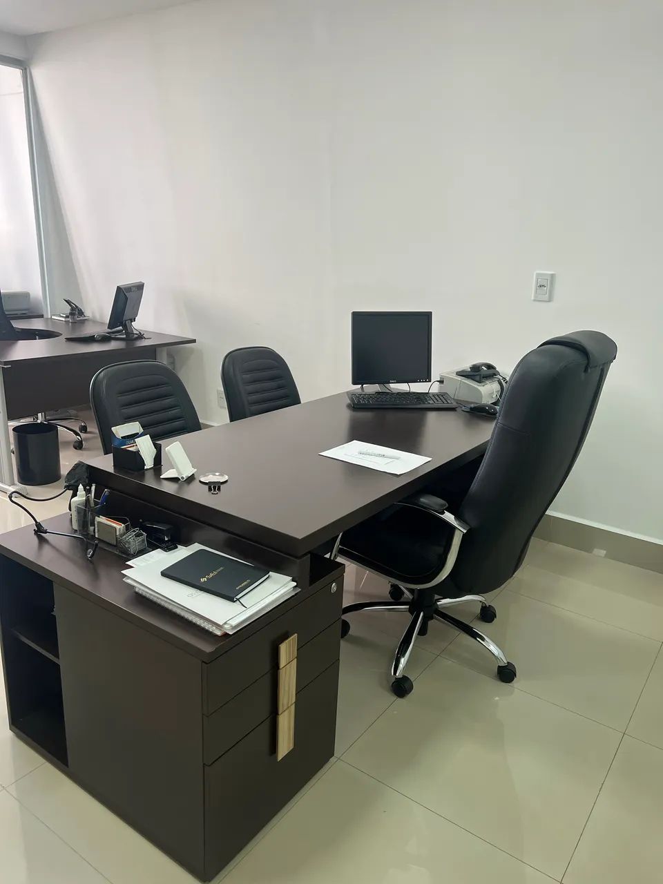 Conjunto Mesa e Cadeiras Presidente
