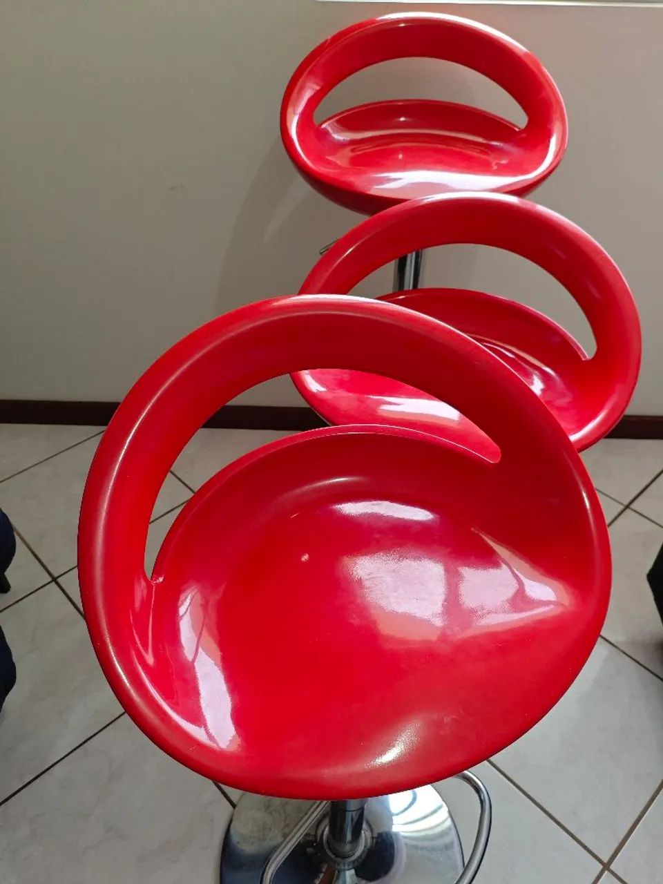 Banqueta alta giratória ABS vermelha - Foto 2