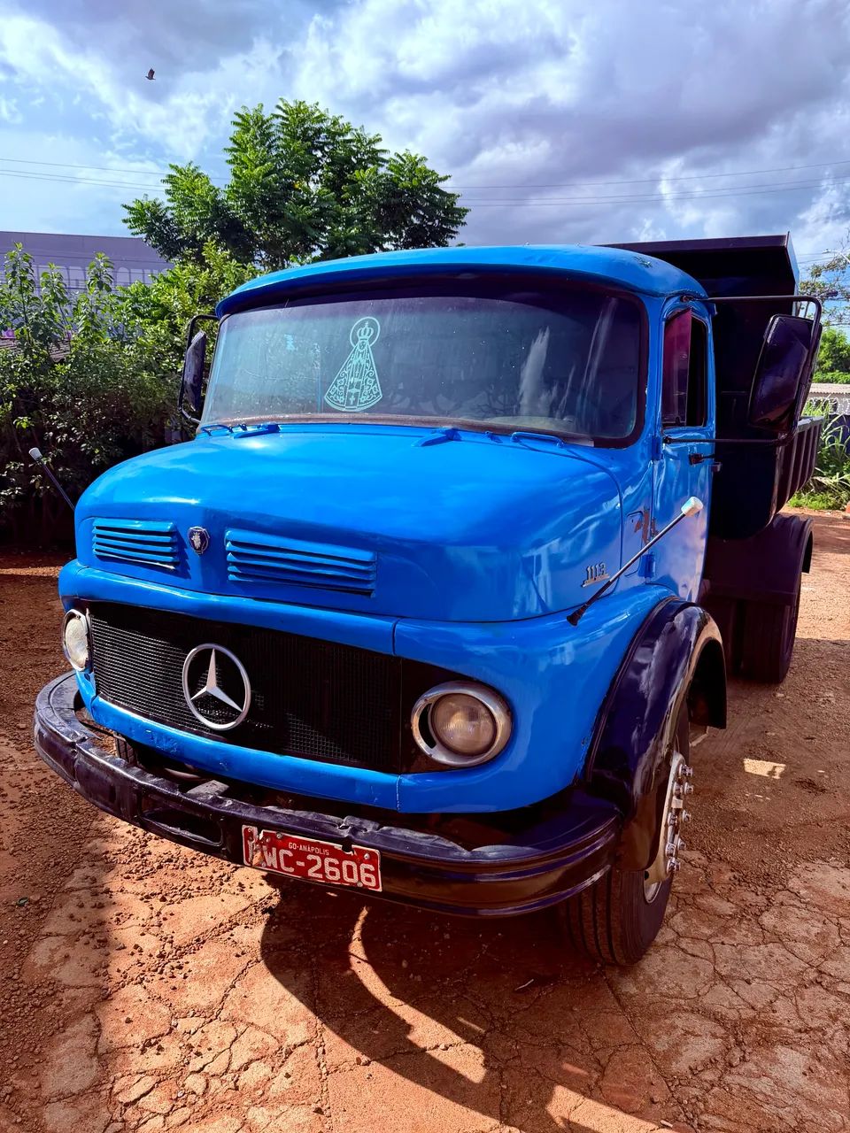Mercedes  1111 caçamba  - Foto 4