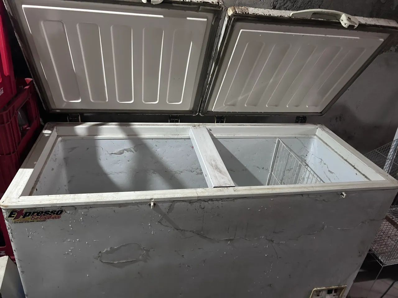 Freezer Fricon 500L - com defeito.