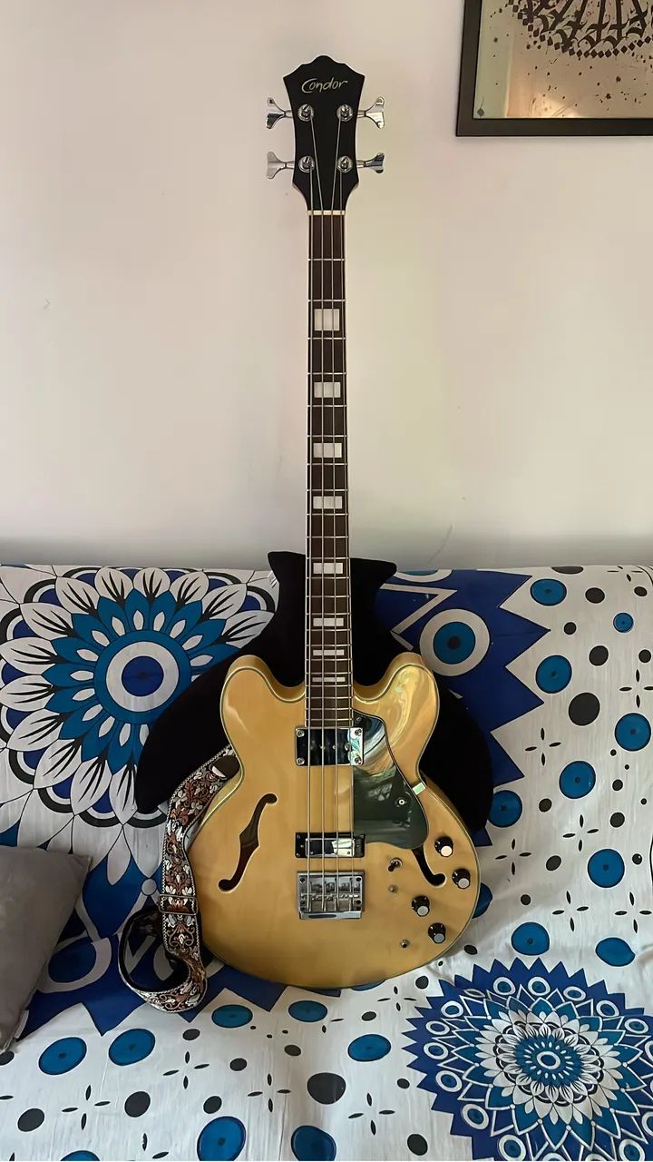 Baixo Semi Acústico Condor EBC-1 + Case - Foto 4