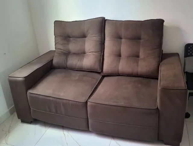 Sofá reclinável dois lugares.