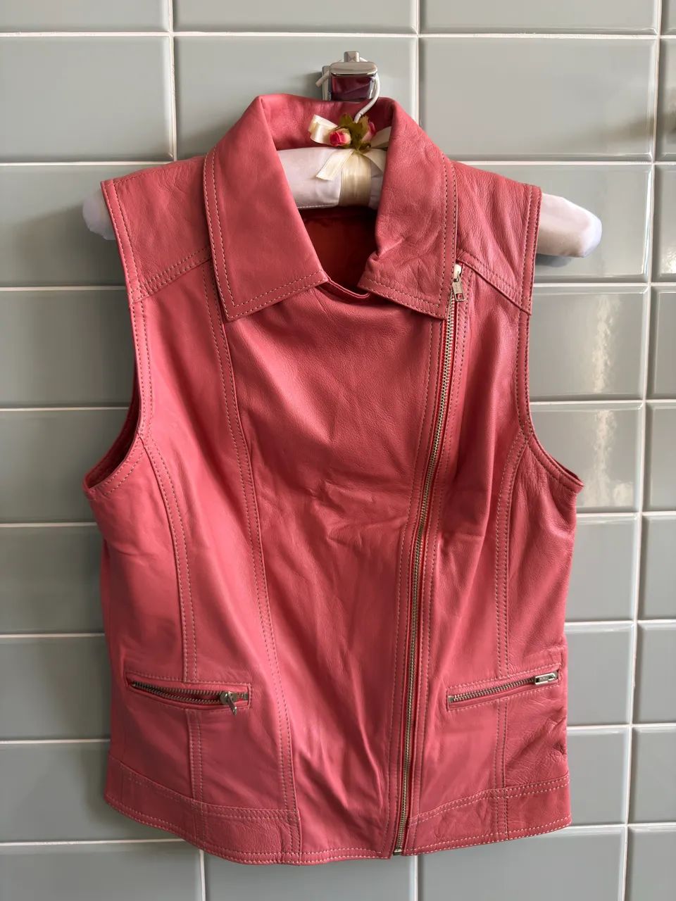 Colete de couro rosa - Schutz - Foto 2