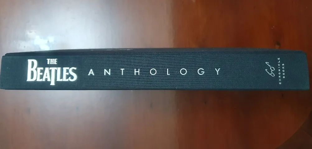 Livro Anthology dos Beatles. - Foto 4