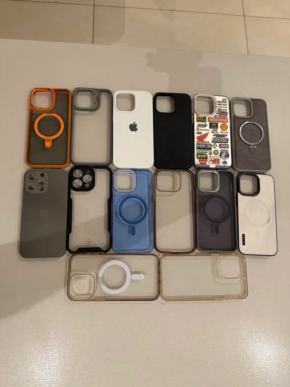 Capas iphone 15 pro Max - R$5,00 cada 
