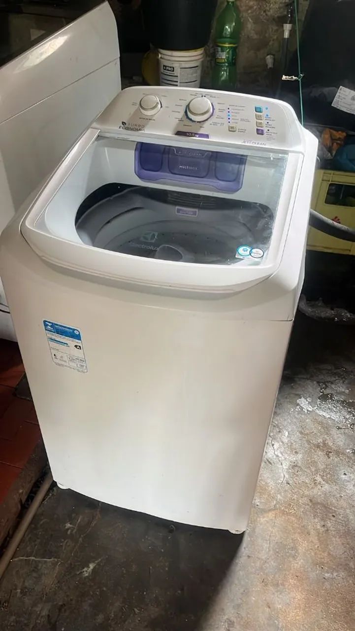 Máquina de lavar semi nova