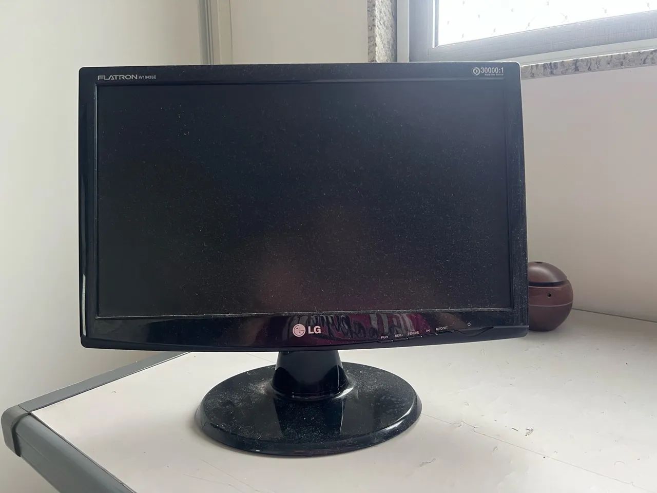 Monitor LG 18.5" Flatron HD Widescreen - Perfeito Estado