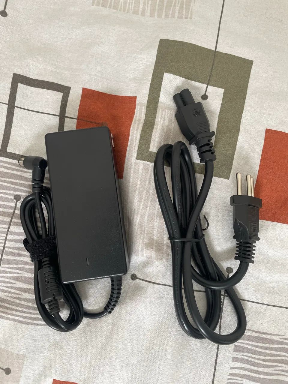 Fonte para Notebook Bringt 