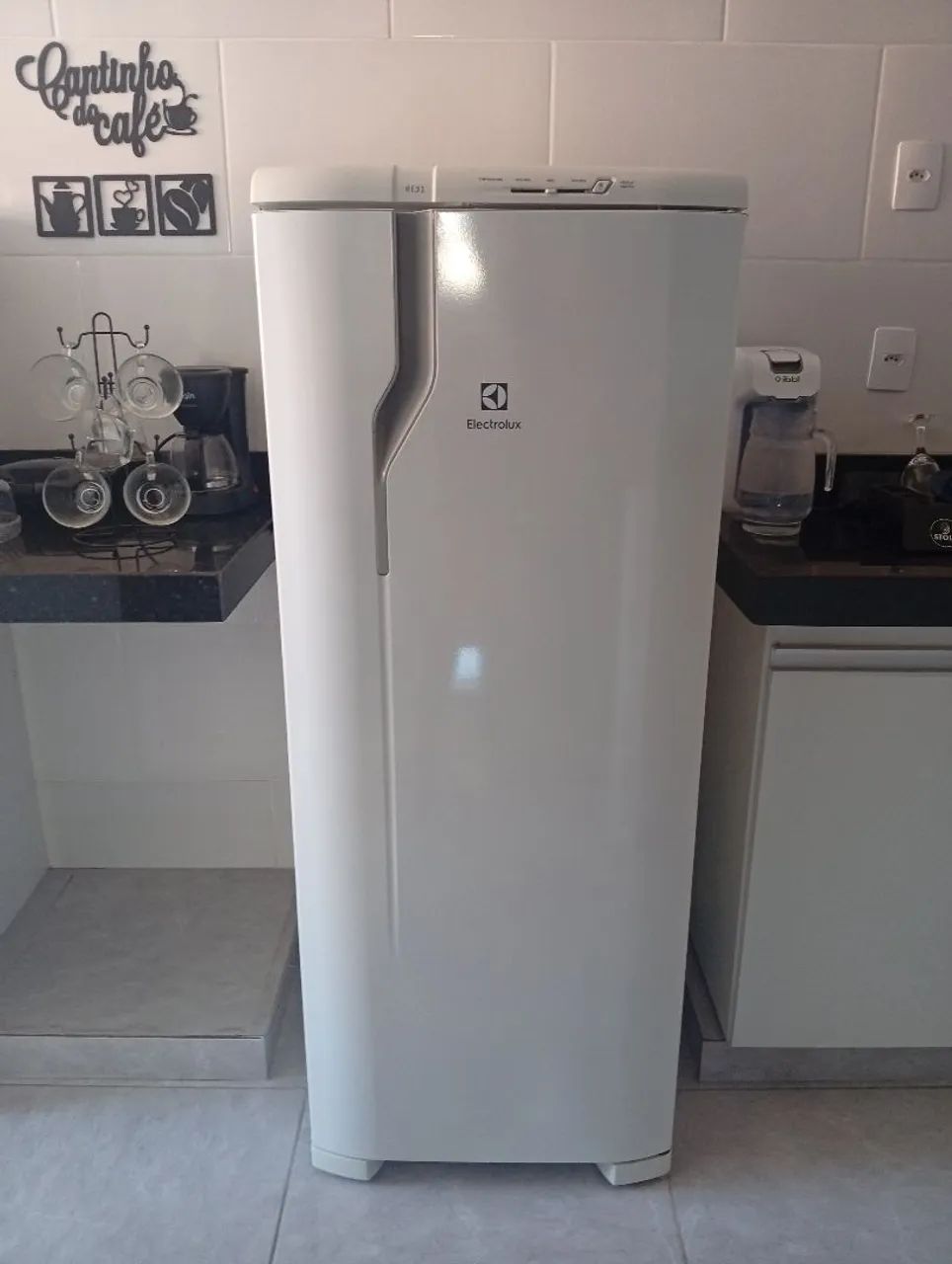 Geladeira eletrolux semi nova