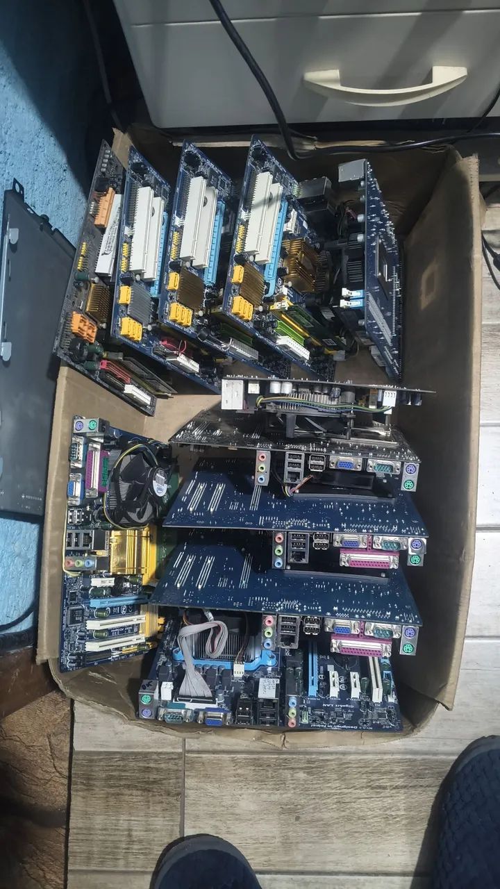 VENDO MONITORES 17 E PLACAS MÃE  - Foto 4