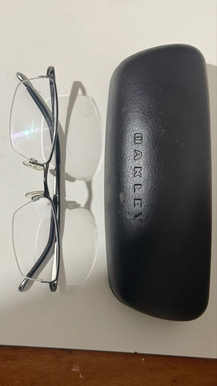 Armação Oakley 