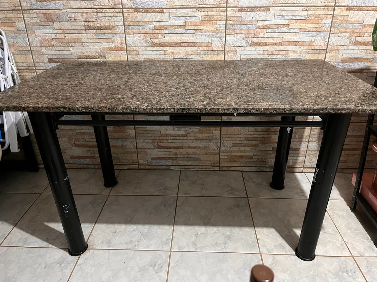 Mesa de jantar 6 lugares em mármore/granito - retangular
