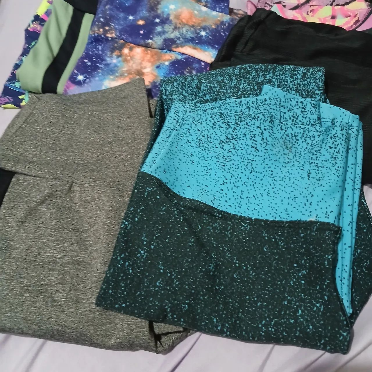 Roupas de academia seminovos tamanhos  m e g - Foto 2