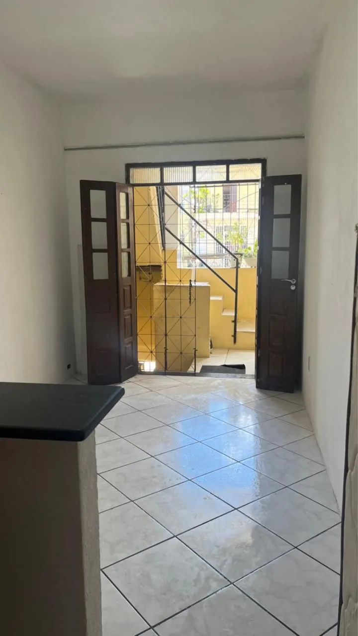 Aluga- se Kitnet Solteiro 