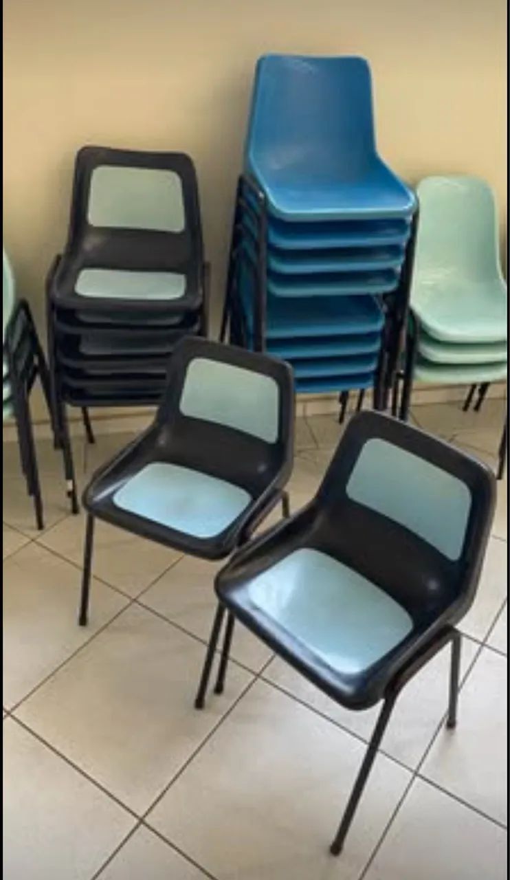 Cadeiras de fibra de vidro - antigas Decada de 70 - Foto 3
