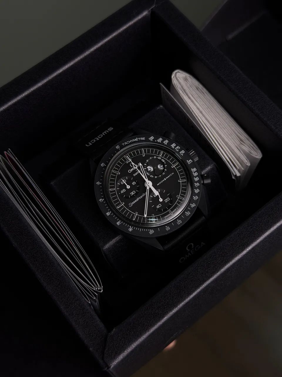 Swatch Mission to the Moonphase Snoopy  - Foto 4
