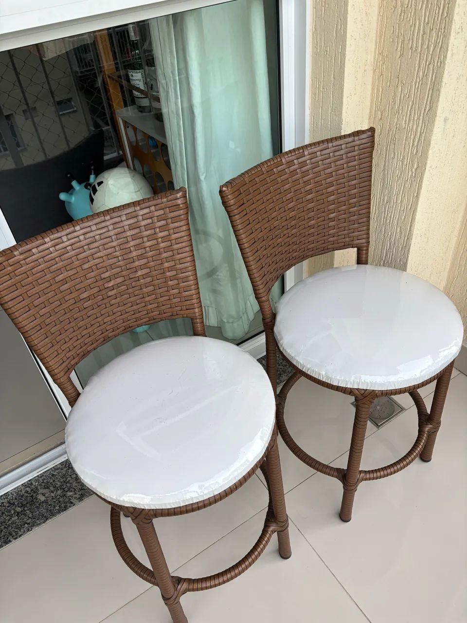 Mesa e cadeiras para varanda de apartamento. - Foto 3