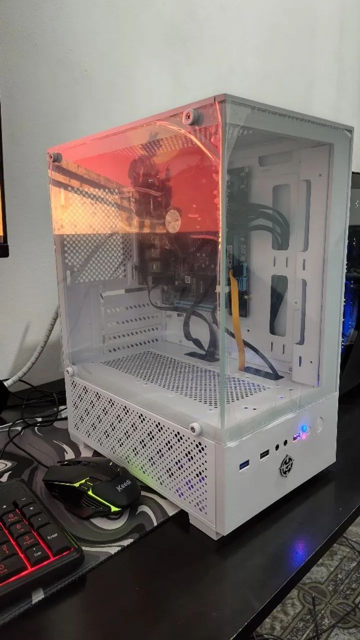 PC com mouse e teclado
