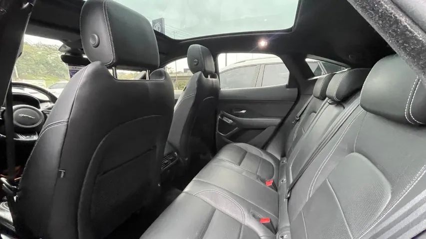 Jaguar E-Pace R-dynamic HSE 2.0 AWD 300cv Aut. 2018 - Foto 5