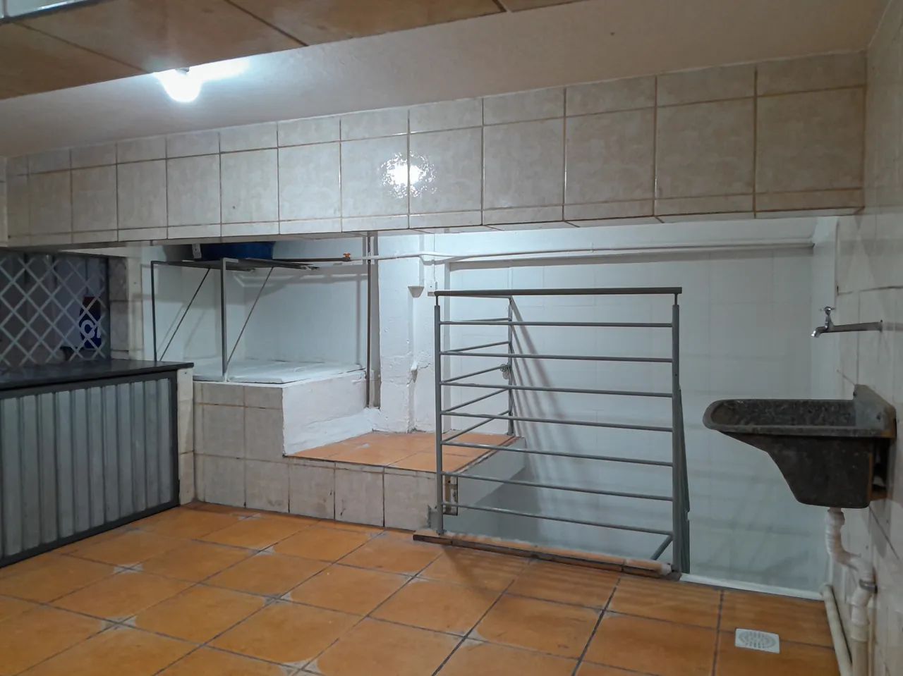 Loja de esquina, no centro da cidade e reformada para locação - Foto 5