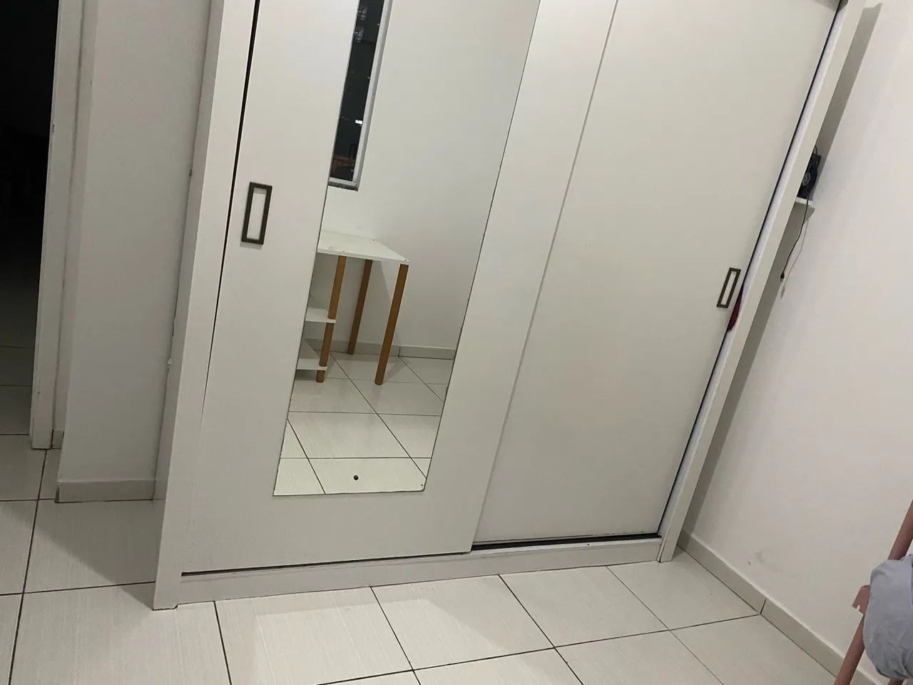 Guarda roupa duas portas - Usado - Foto 2