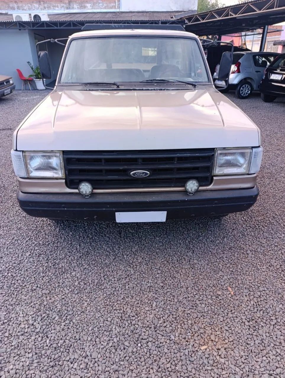 Caminhao F400 com plataforma  guincho - Foto 3
