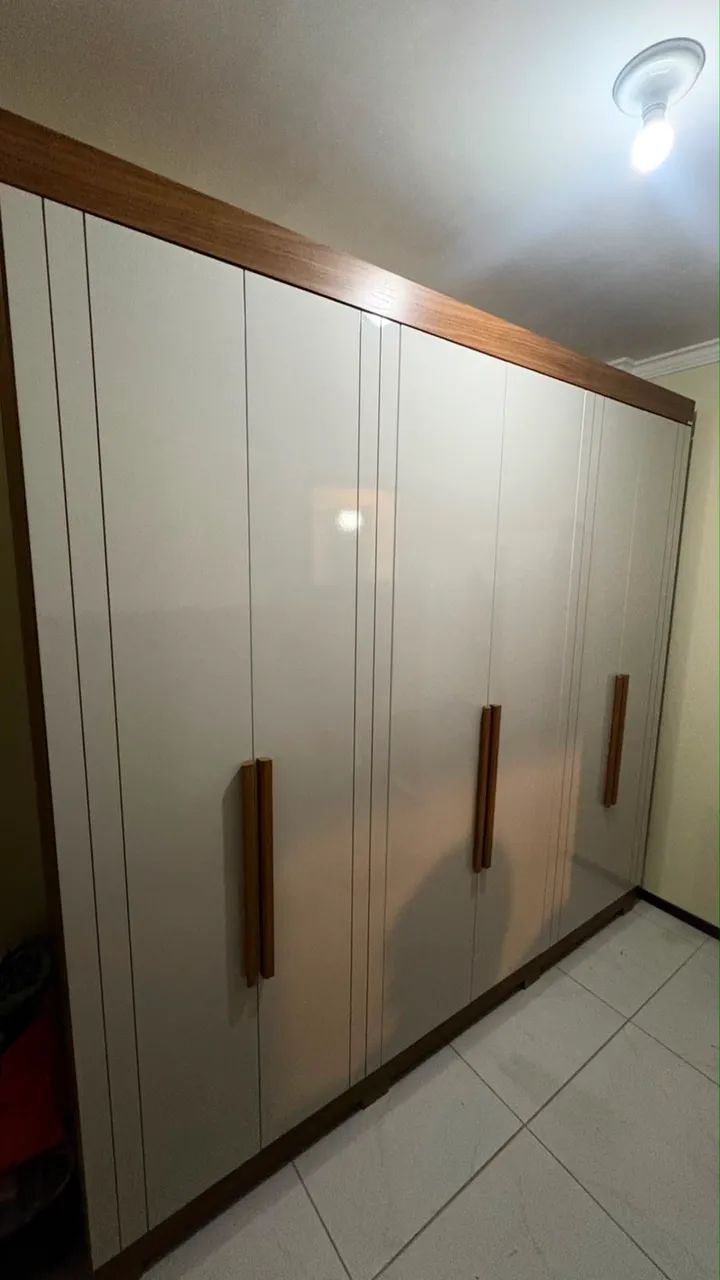 Guarda-roupa 6 portas