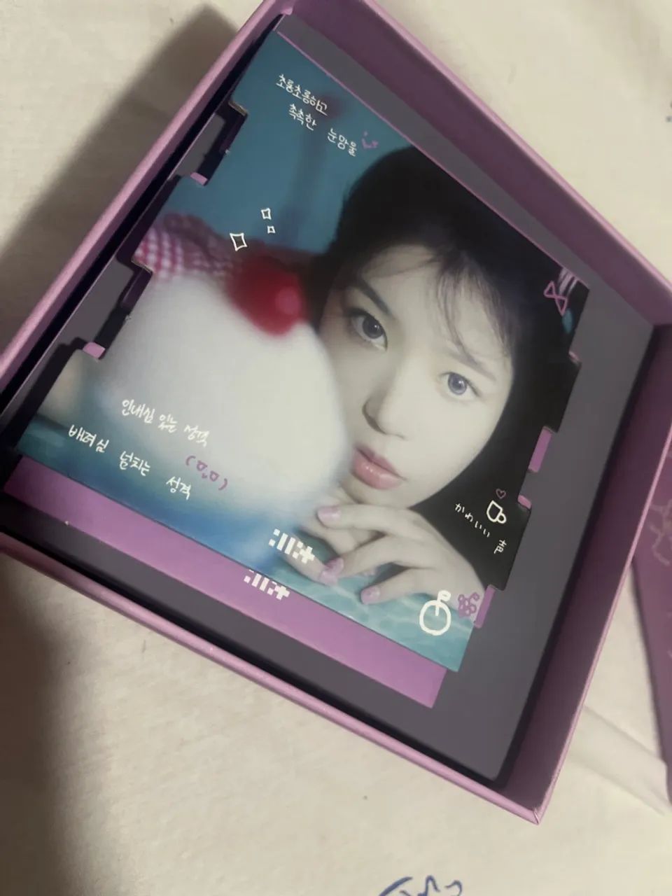 Álbum Illit / super real me  - Foto 2